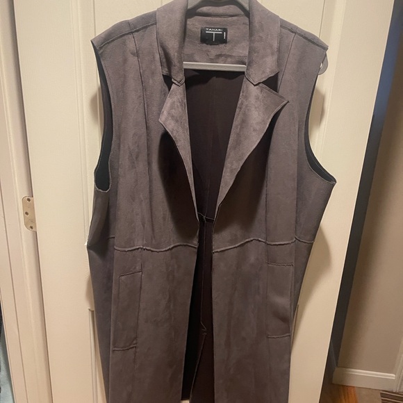 Tahari Tops - Tahari Women's Taupe Blazer